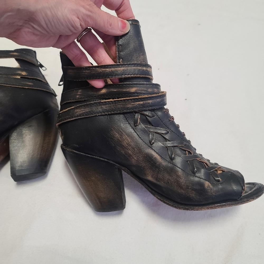 Freebird by steven bootie boots size 8 - Picture 6 of 12